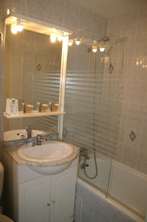 Hotel Celeste Bagnères-de-Luchon Dış mekan fotoğraf
